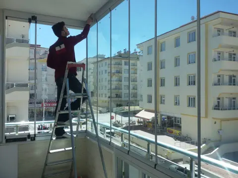 Katlanır cam sistemleri